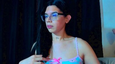 BEVERLYERUDITA live cam on Cam4