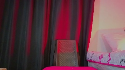 BEVERLYERUDITA live cam on Cam4