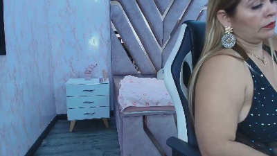 BIANCA_ROYAL live cam on Cam4