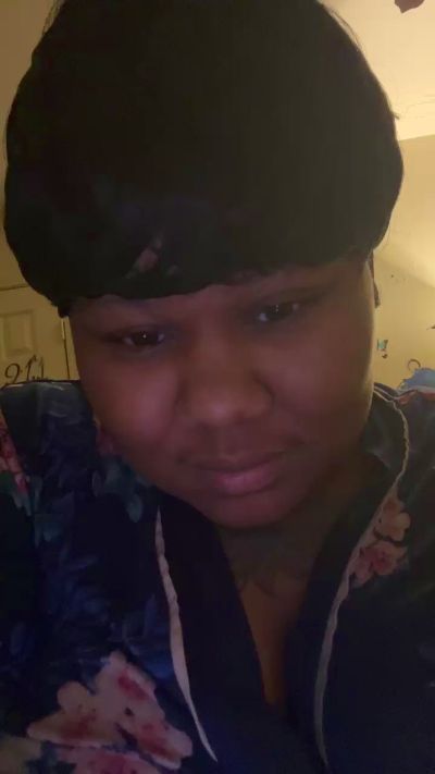 BIGPRETTY99 live cam on Cam4