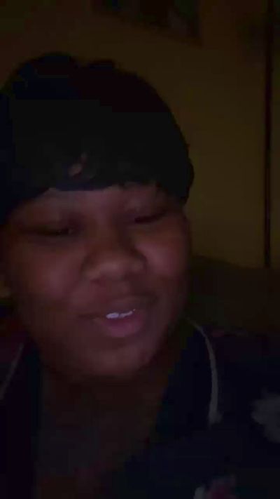 BIGPRETTY99 live cam on Cam4