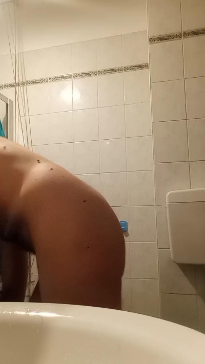 BLU_KORALYN live cam on Cam4