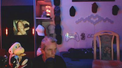 BaNaNeNOrAnGeN live cam on Cam4