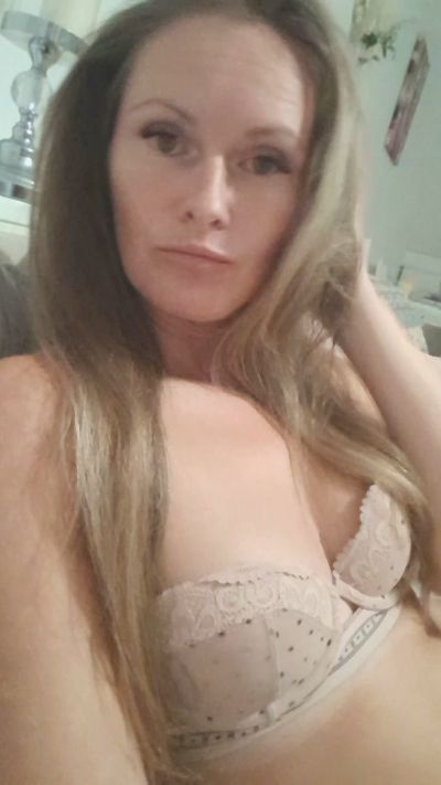 Baby4u007 live cam on Cam4