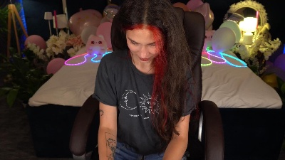 BabyFlowerr live cam on Cam4