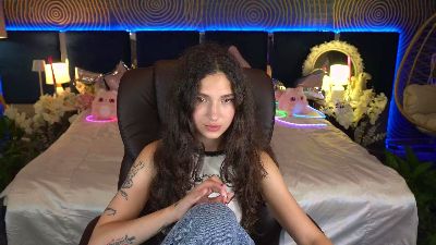 BabyFlowerr live cam on Cam4