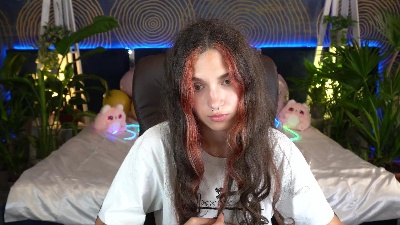 BabyFlowerr live cam on Cam4