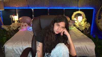 BabyFlowerr live cam on Cam4