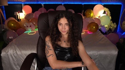 BabyFlowerr live cam on Cam4