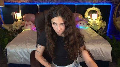 BabyFlowerr live cam on Cam4