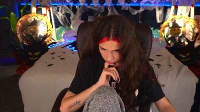 BabyFlowerr live cam on Cam4