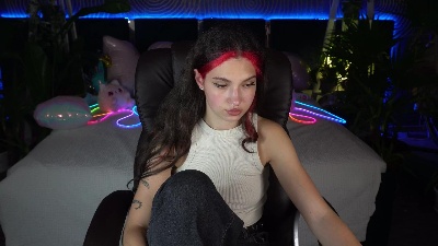 BabyFlowerr live cam on Cam4