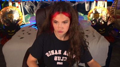 BabyFlowerr live cam on Cam4