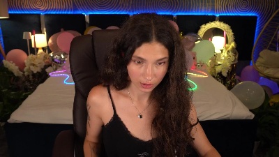 BabyFlowerr live cam on Cam4