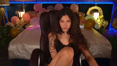 BabyFlowerr live cam on Cam4