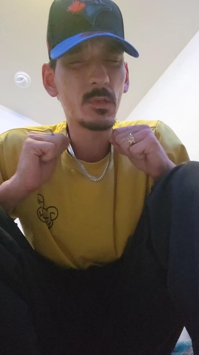 Babyboi223 live cam on Cam4