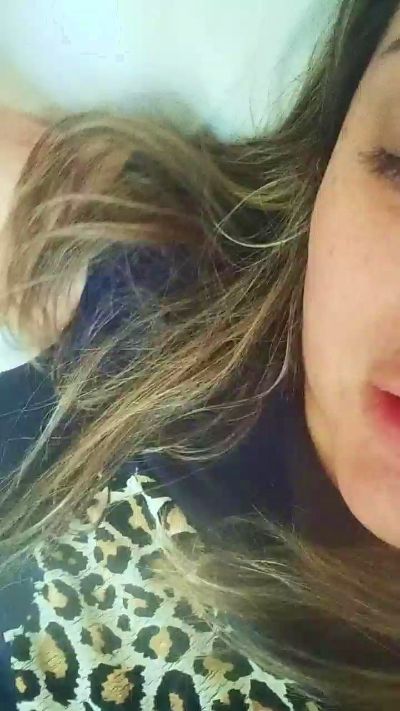 Babycaalientee live cam on Cam4