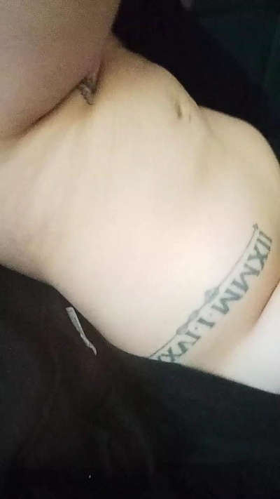 Babycaalientee live cam on Cam4