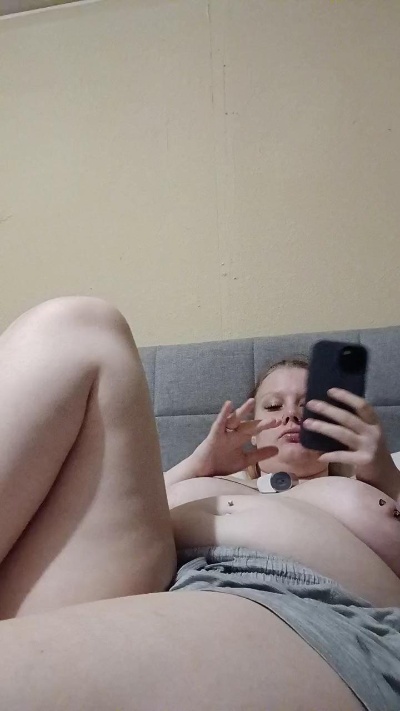 Babygirl2006 live cam on Cam4