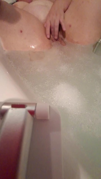 Babygirl2345 live cam on Cam4