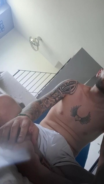 Babyjhon01 live cam on Cam4