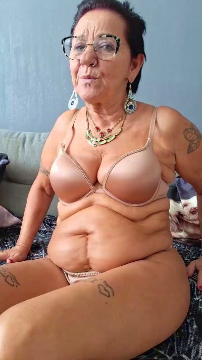 Babylove54 live cam on Cam4