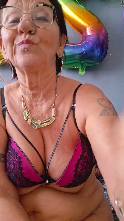 Babylove54 live cam on Cam4