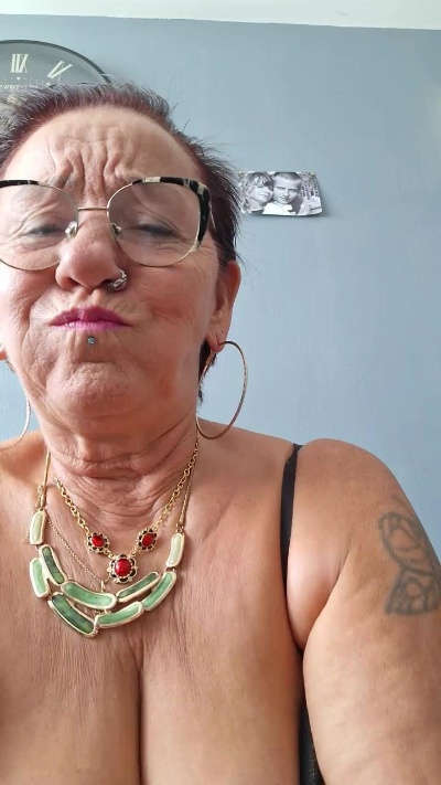 Babylove54 live cam on Cam4