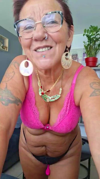 Babylove54 live cam on Cam4