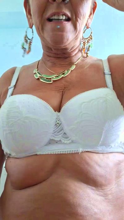 Babylove54 live cam on Cam4