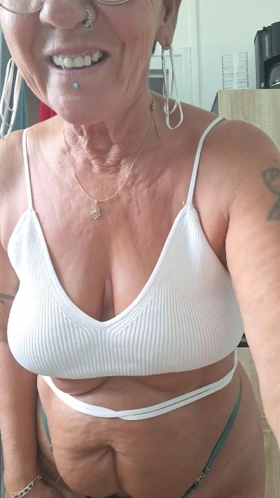Babylove54 live cam on Cam4