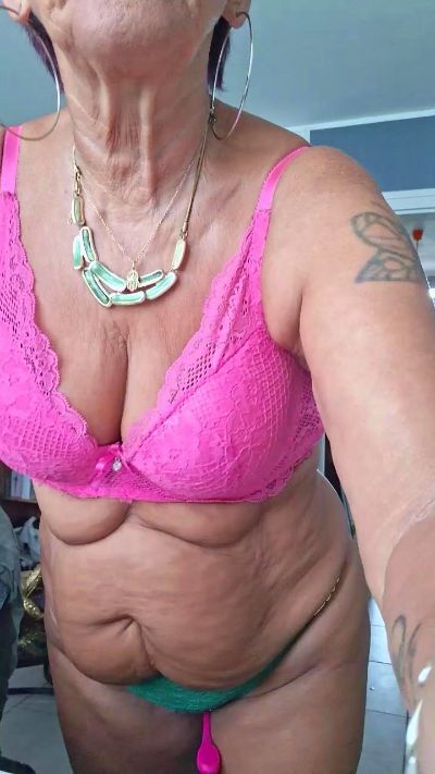 Babylove54 live cam on Cam4
