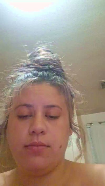Babynessa2419 live cam on Cam4