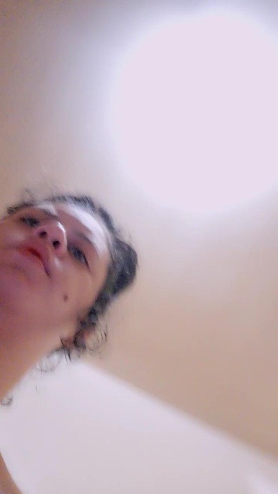 Babynessa2419 live cam on Cam4
