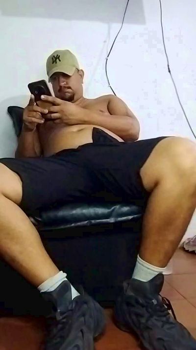 BadPapi live cam on Cam4