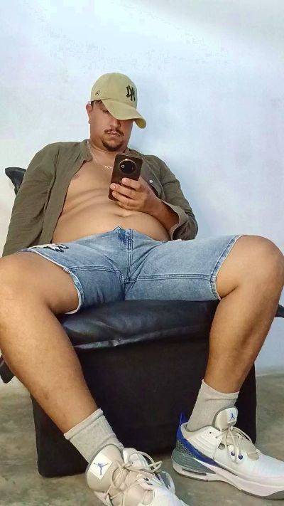 BadPapi live cam on Cam4