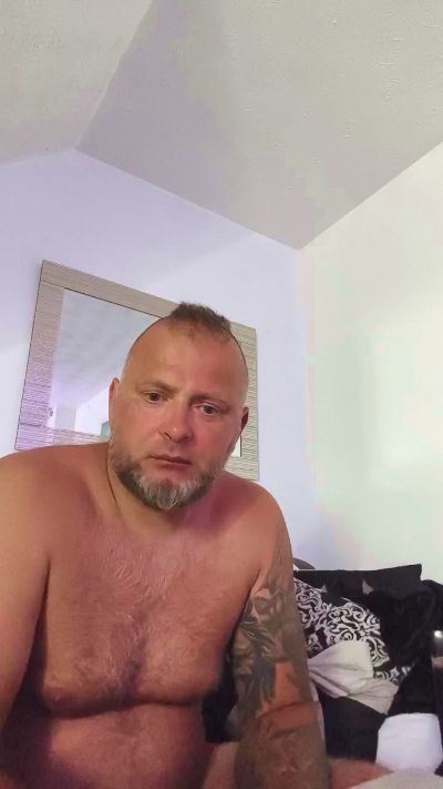 Bad_boy4321 live cam on Cam4