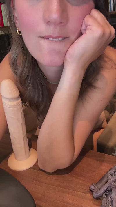 Badassbelle live cam on Cam4
