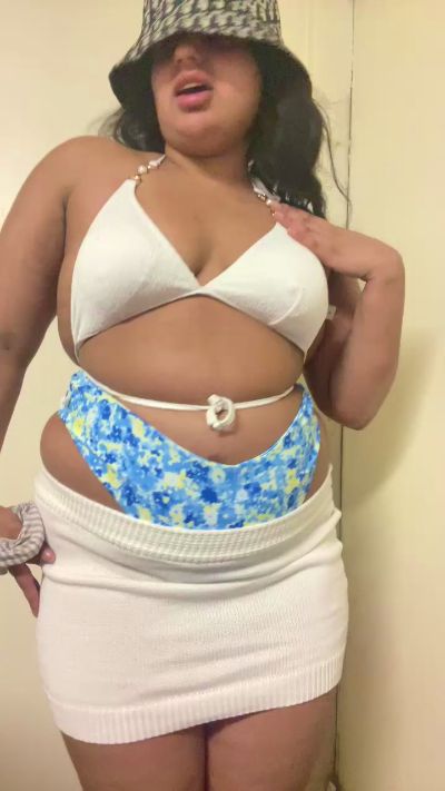 Baddie_101 live cam on Cam4