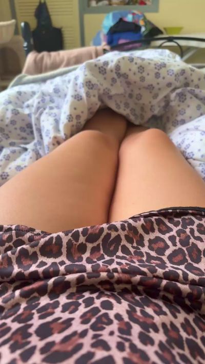 Baddienally live cam on Cam4