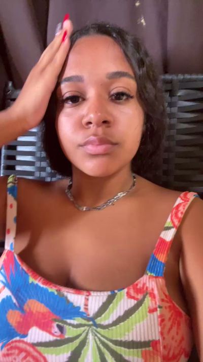 Baianinha07 live cam on Cam4