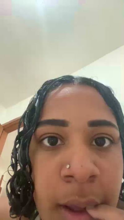 Baianinha07 live cam on Cam4