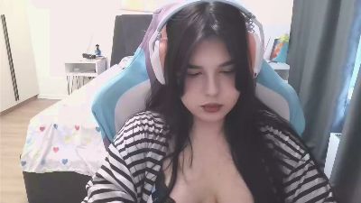 BambiTison live cam on Cam4