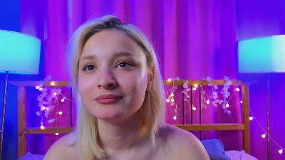 BarbaraFinch live cam on Cam4