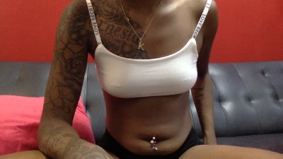 Barbi_Benz live cam on Cam4