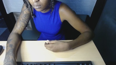 Barbi_Benz live cam on Cam4