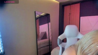BarbieFox9 live cam on Cam4
