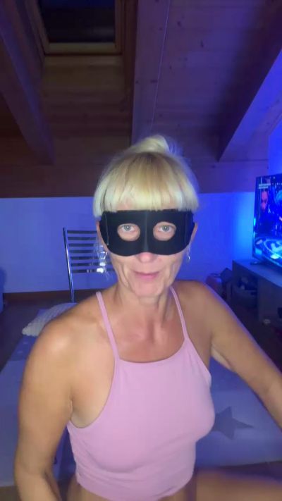 Barbiebionda live cam on Cam4