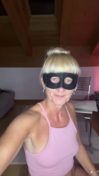 Barbiebionda live cam on Cam4