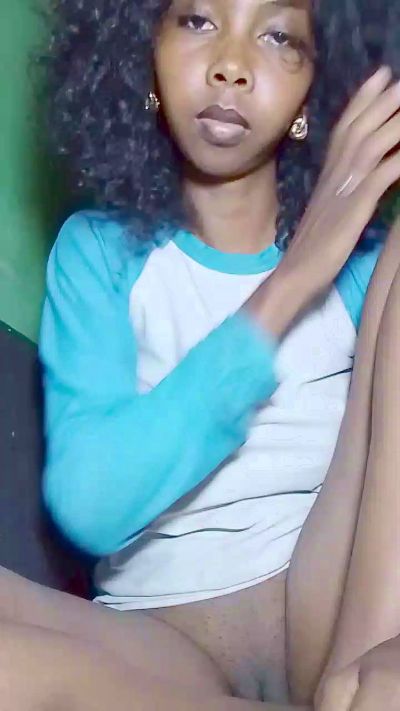 Barbiechoco live cam on Cam4